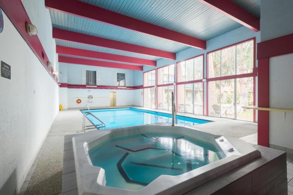 וורנון Riviera Village Green Hotel Complex מראה חיצוני תמונה